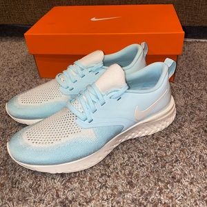 NIKE Odyssey React 2 Flyknit
Teal Tint/Sail(light blue)
Size:7.5&8.5 BOTH Womens